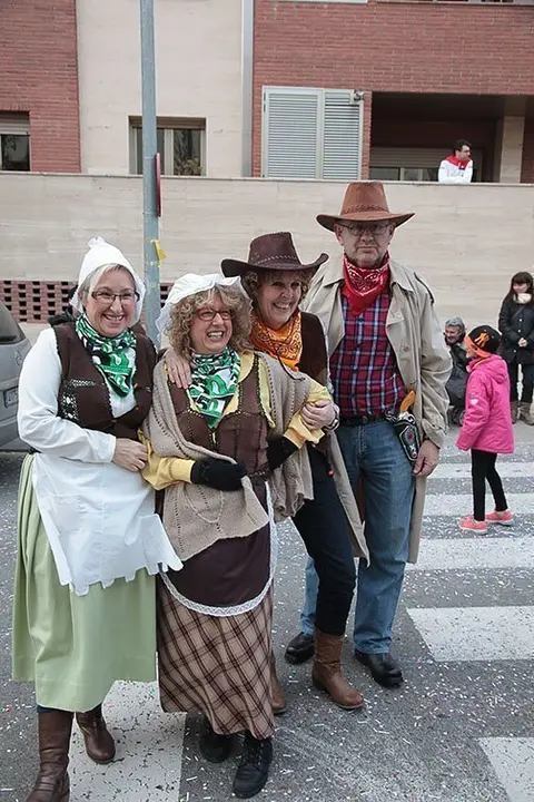 Multitudinària Rua de carnestoltes 2015 a Mollerussa.