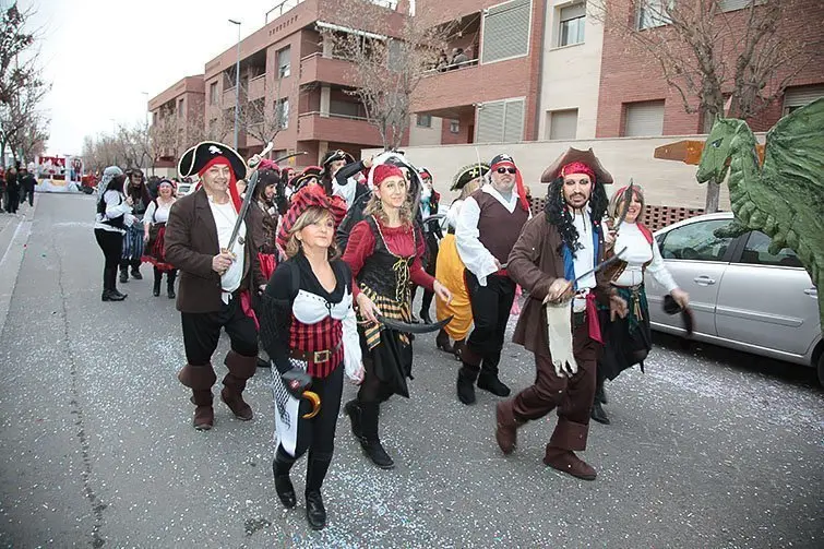 Multitudinària Rua de carnestoltes 2015 a Mollerussa.