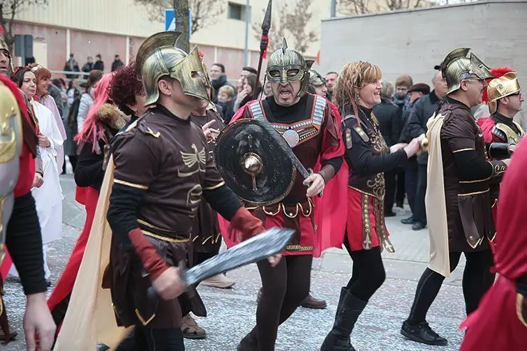 Multitudinària Rua de carnestoltes 2015 a Mollerussa.
