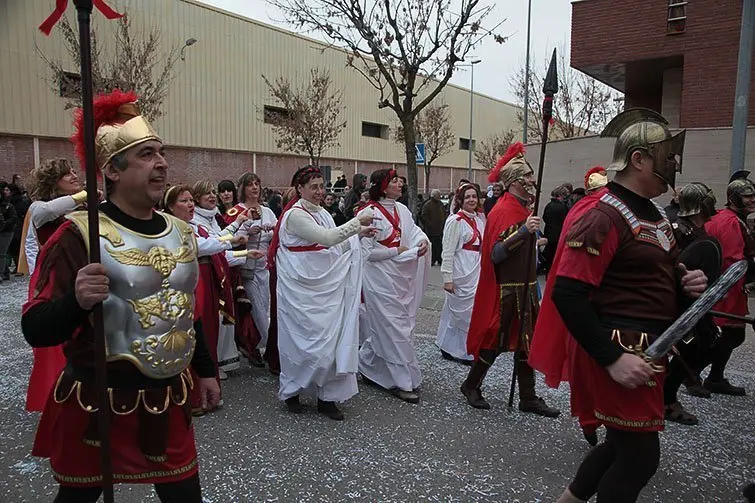 Multitudinària Rua de carnestoltes 2015 a Mollerussa.