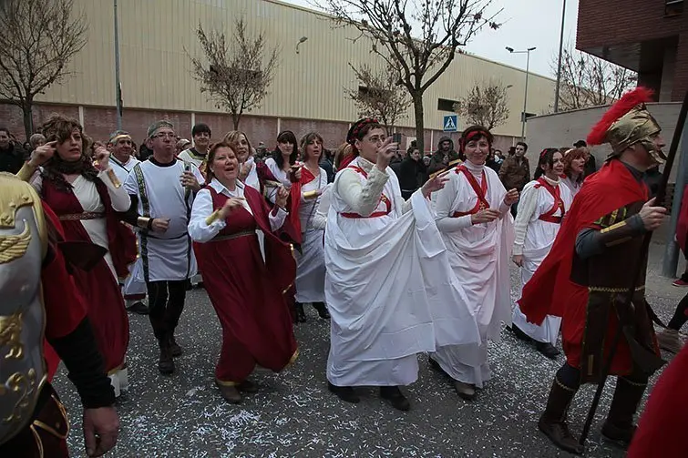 Multitudinària Rua de carnestoltes 2015 a Mollerussa.