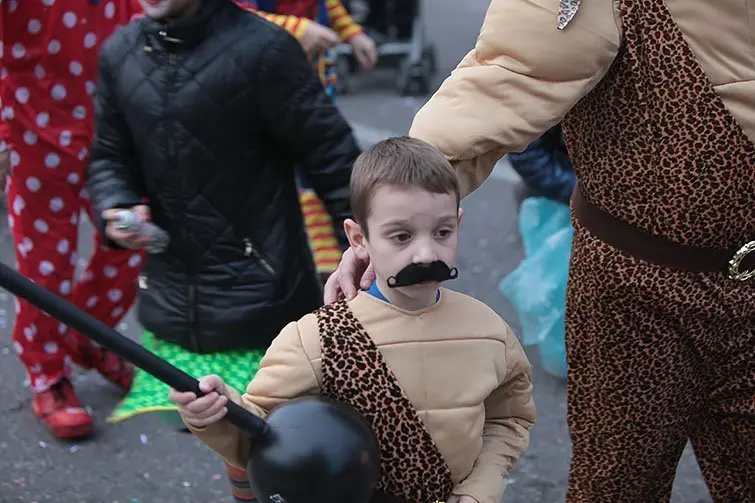 Multitudinària Rua de carnestoltes 2015 a Mollerussa.