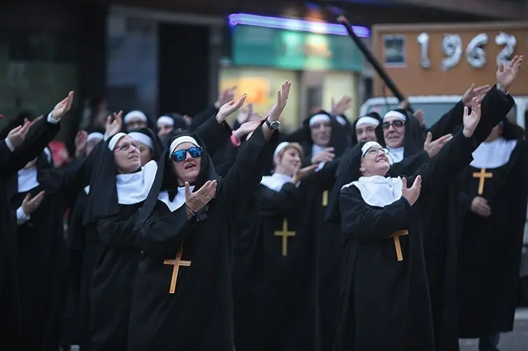 Multitudinària Rua de carnestoltes 2015 a Mollerussa.