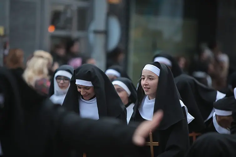 Multitudinària Rua de carnestoltes 2015 a Mollerussa.