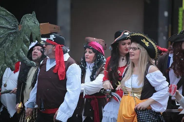 Multitudinària Rua de carnestoltes 2015 a Mollerussa.