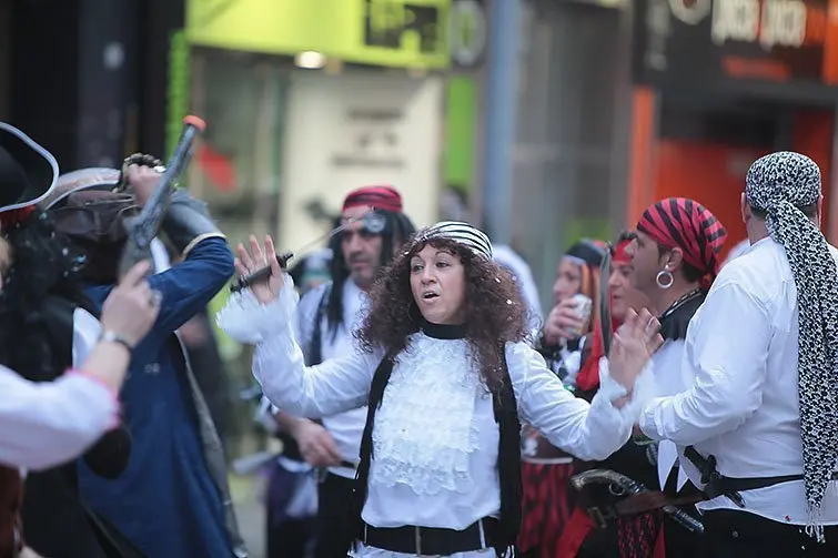 Multitudinària Rua de carnestoltes 2015 a Mollerussa.