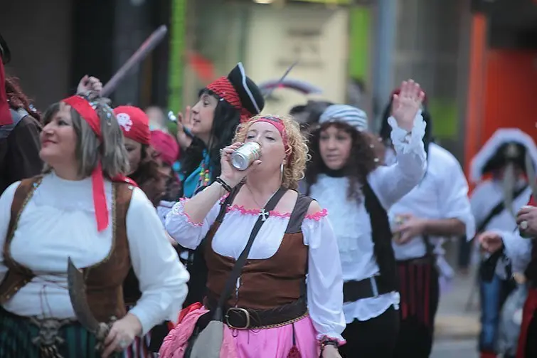 Multitudinària Rua de carnestoltes 2015 a Mollerussa.
