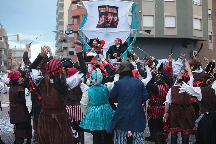 Multitudinària Rua de carnestoltes 2015 a Mollerussa.