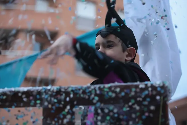 Multitudinària Rua de carnestoltes 2015 a Mollerussa.