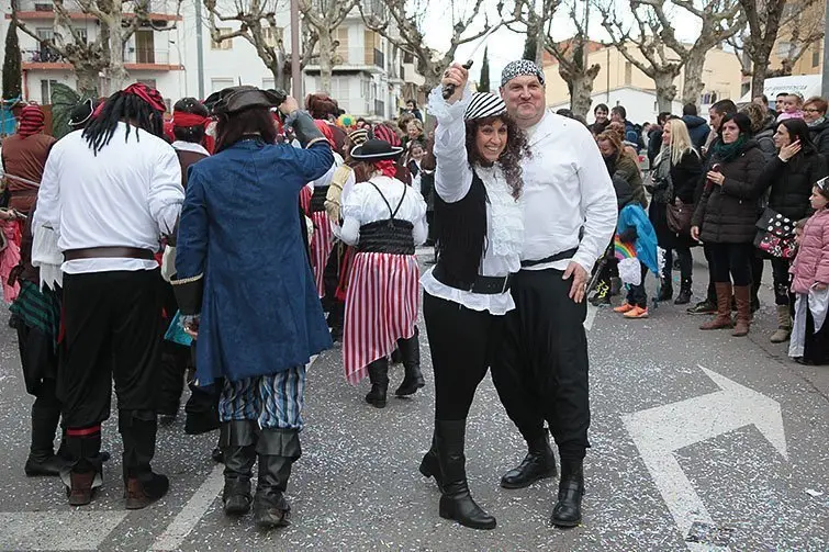 Multitudinària Rua de carnestoltes 2015 a Mollerussa.