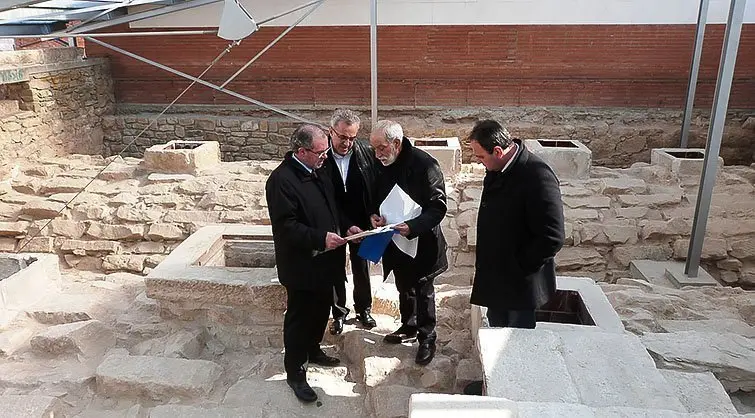 Visita del president de la Diputació Joan Reñé al molí de Cal Ginaret.