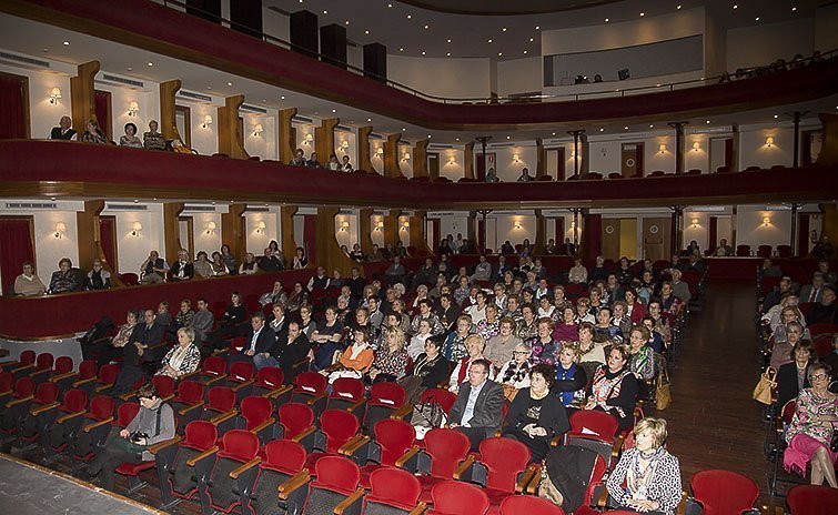 El públic participant en la commemoració del Dia Internacional de la Dona a Mollerussa.