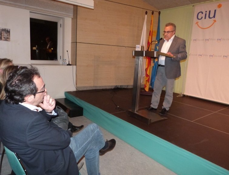 La presentació d'Enric Mir amb Josep Rull a la Casa de la Cultura