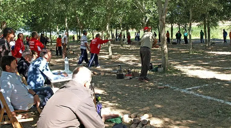 participants en la Primera Tirada de Bitlles de l'Estany.