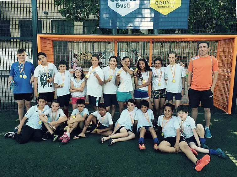 Equip de futbol de l'escola Pompeu Fabra de Mollerussa.