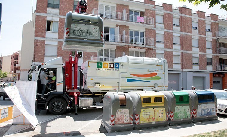 El vehicle de recollida dels contenidors a Mollerussa @Territoriscat