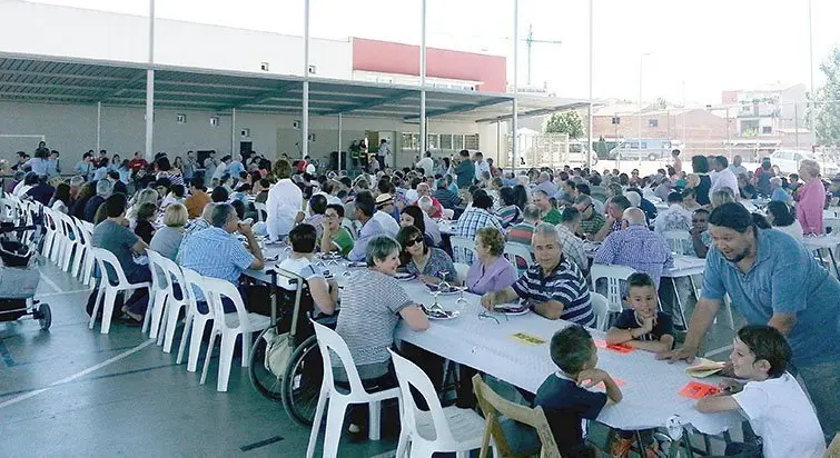 Dinar de gemanor en les instal·lacions esportives de Fondarella.