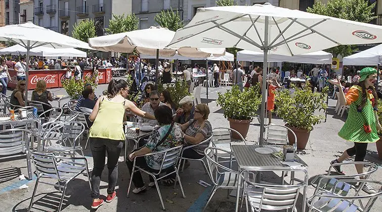 Segona temporada de Lo Vermutet a la plaça Manuel Bertrand, Mollerussa.