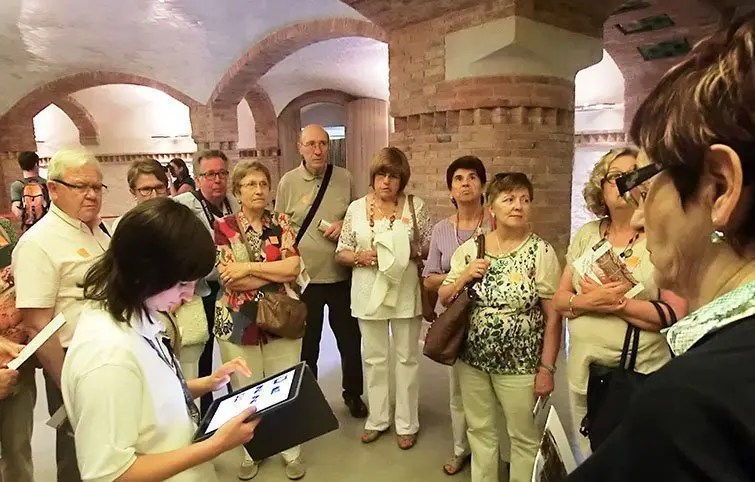 Visita a Barcelona de l'Aula d'Extensió Universitària