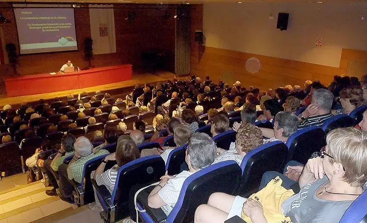 David Bartolomé imparteix taller d'autoestima.