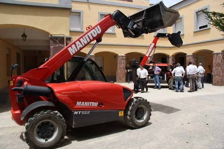 Maquinària de la marca Manitou que cedeix l'empresa Rental.