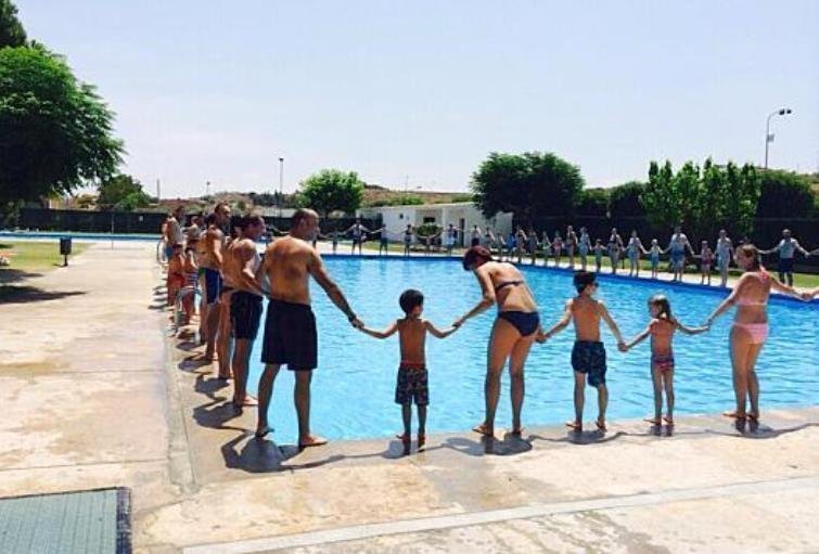 La jornada del Mulla't per l'esclerosi a les piscines municipals d'Arbeca
