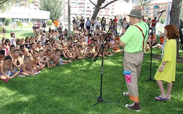 Disfruita-la presentació en les Piscines de Mollerussa 1