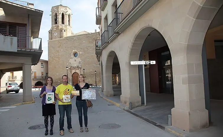 L'alcalde Àlex Mases presenta el material de promoció que lliuraran als Touroperadors