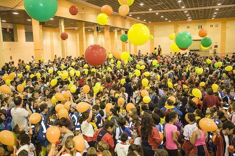 Més de 2.000 escolars assisteixen a la festa Disfruita-la a Mollerussa