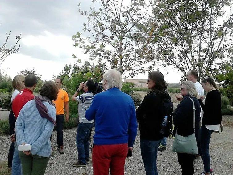 Visita dels touroperadors al Parc de les olors de Linyola