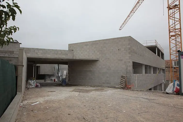 Obres del nou edifici de l'escola El Timó de Sidamon