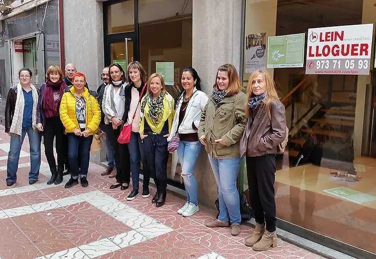 Els emprenedors participants en la jornada Aixequem les persianes