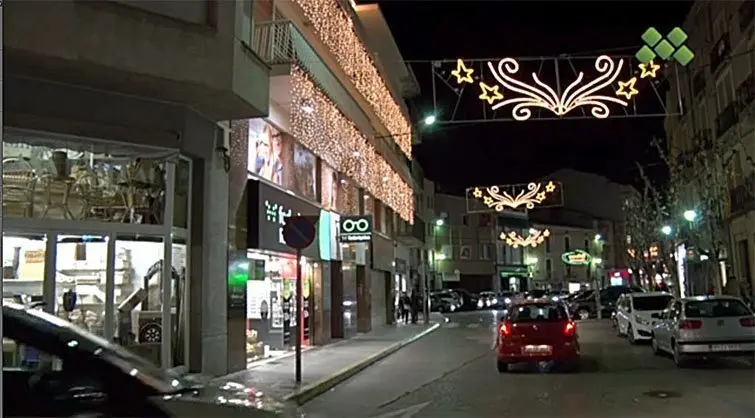 Imatge del guarniments dels carres de Mollerussa per les festes de Nadal