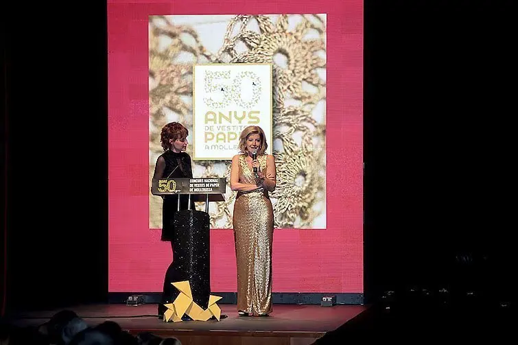 Carme Polo - Presenta llibre 50 anys de Vestists (1)