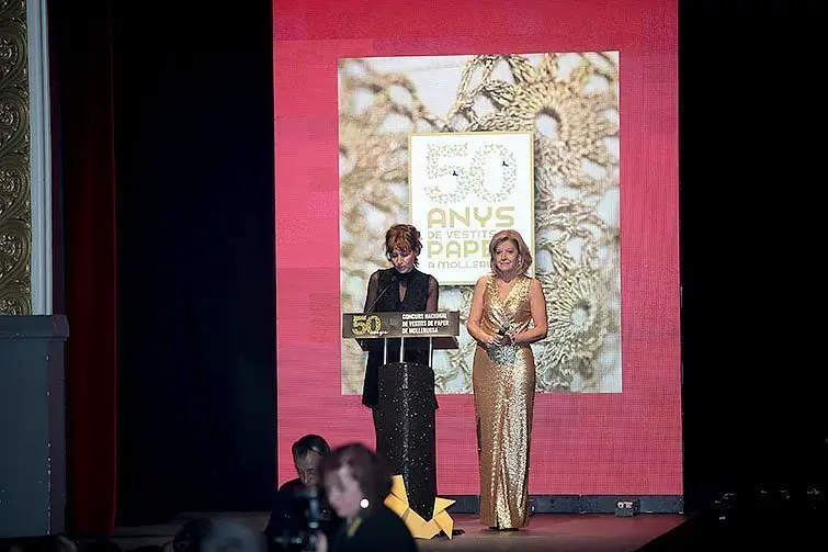 Carme Polo - Presenta llibre 50 anys de Vestists (2)