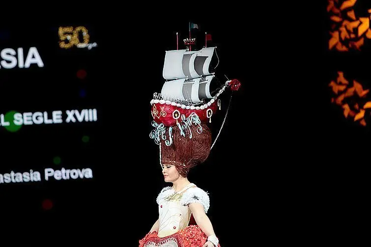 Quart Premi - fantasia -  Corte Inglès - Anastasia Petrova (1) vestits de paper