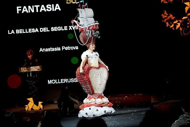 Quart Premi - fantasia -  Corte Inglès - Anastasia Petrova (3) vestits de paper
