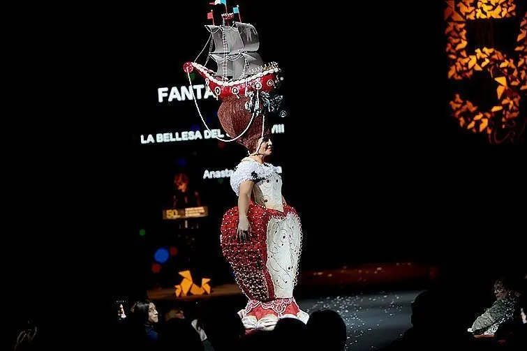 Quart Premi - fantasia -  Corte Inglès - Anastasia Petrova (4) vestits de paper