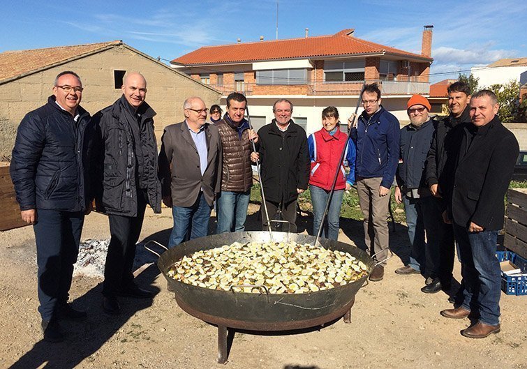 El president de la Diputació Joan Reñé amb els alcaldes del Pla d'Urgell
