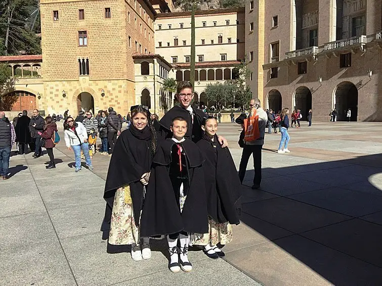 Els representants borgencs a la Trobada Nacional del Pubillatge a Montserrat (14-02-2016) interior