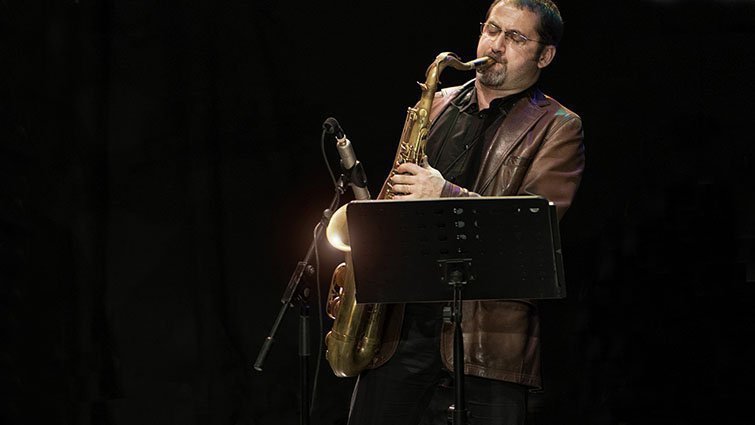 El saxofonista Toni Solà actuarà a Miralcamp