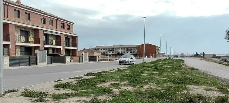 Zona que l'Ajuntament del palau d'Anglesola té previs enjardinar