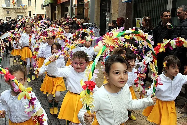 Actuació del Ball d'Arquets, avui a Tàrrega interior