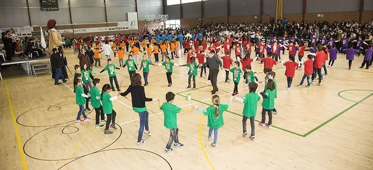 Més de 600 estudiants participen en la trobada Sardanista a Mollerussa