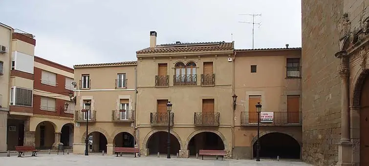 Imatge de la plaça de l&#39;Esglèsia de Linyola