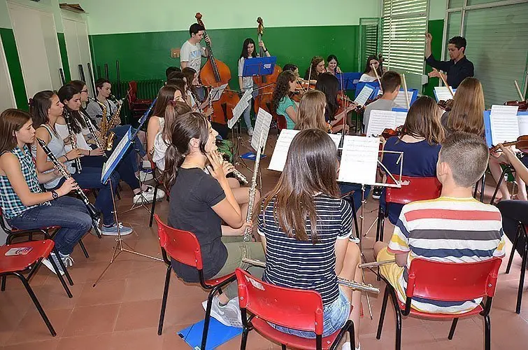 Assaig escola de música interior