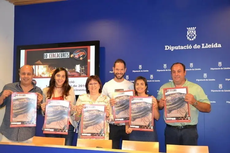 L&#39;equip de Lo Cercacurts amb la vicepresidenta de la Diputació Rosa Pujol