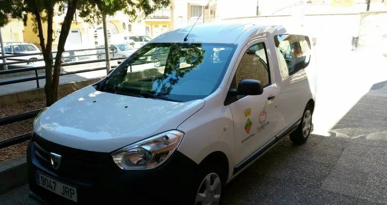 L&#39;Ajuntament d&#39;Aitona incorpora un nou vehicle a la seva flota municipal