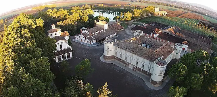 Imatge del complex del Celler del Castell del Remei