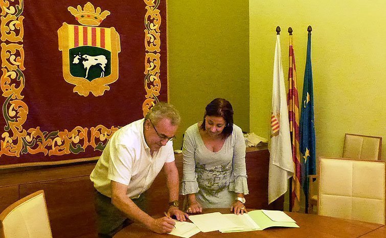 L’Alcalde de les Borges Blanques, Enric Mir, amb la Directora de Serveis Territorials d’Interior a Lleida, Montserrat Meseguer. itneiror